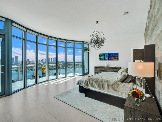 Building Photo - 17301 Biscayne Blvd
