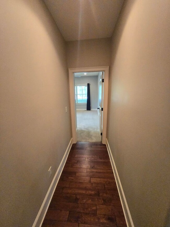 Building Photo - Luxury 4-Bedroom Home with Outdoor Oasis i...