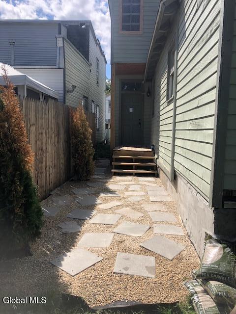 Building Photo - 122 N Ferry St