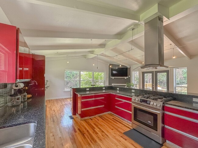 Building Photo - 1044 Seminole Dr