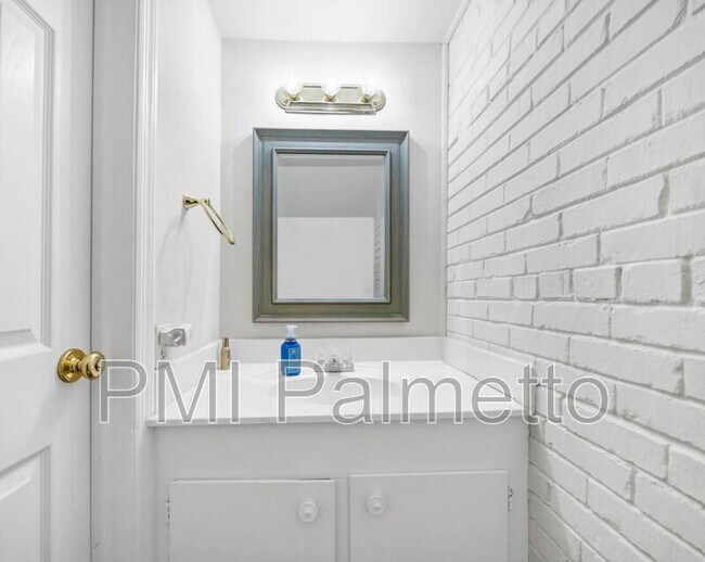 Building Photo - 227 S Marion St