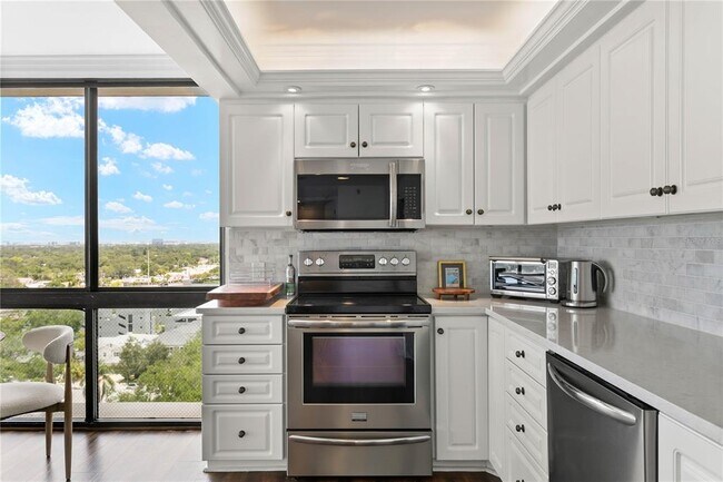Building Photo - 3301 Bayshore Blvd