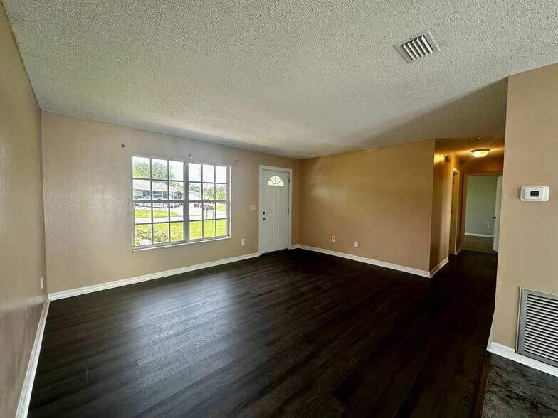 Building Photo - 6574 Bamboo Ave