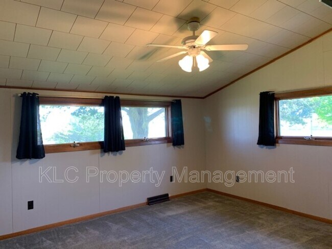 Building Photo - 36093 Tabor Rd