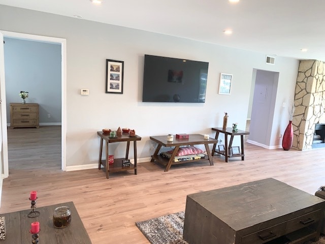 Building Photo - 230 S Catalina Ave