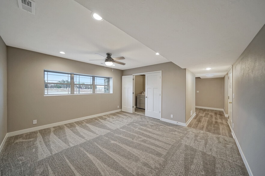 Building Photo - 8201 Regent Dr