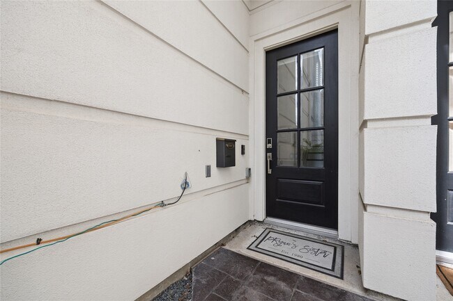 Building Photo - 4721 Banning Dr