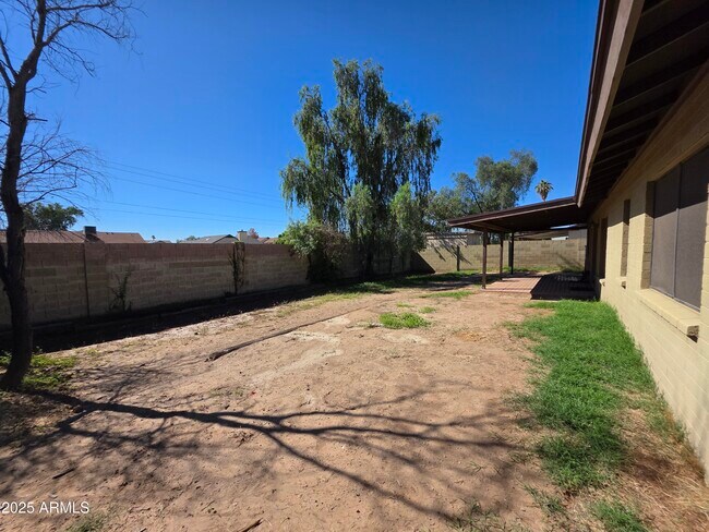 Building Photo - 6037 W Zoe Ella Way