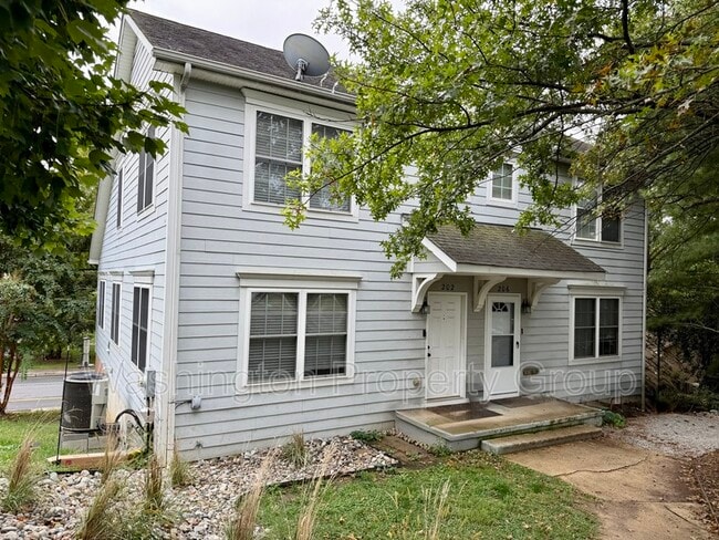 Building Photo - 4144 Fountainside Ln