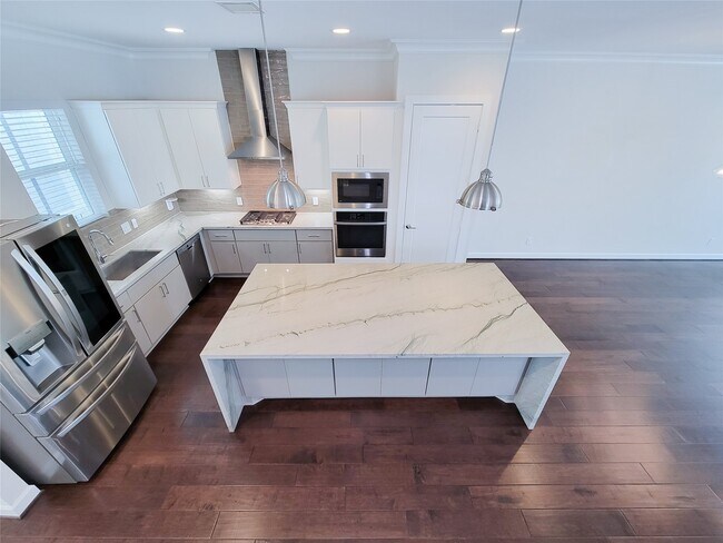 Building Photo - 845 Fisher St