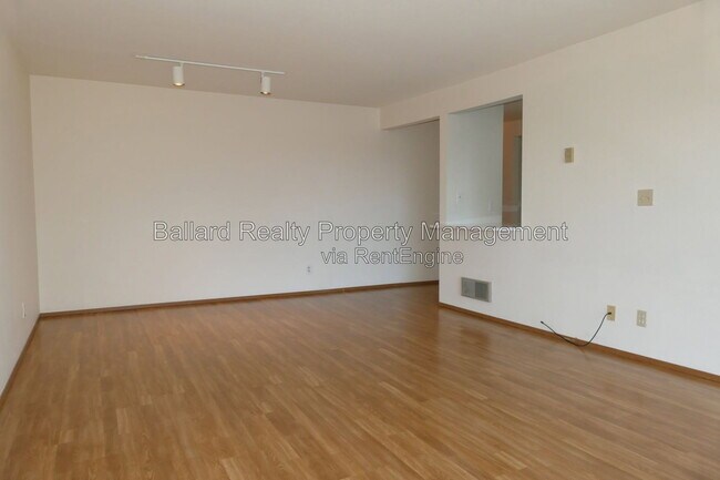 Building Photo - 800 N Allen Pl