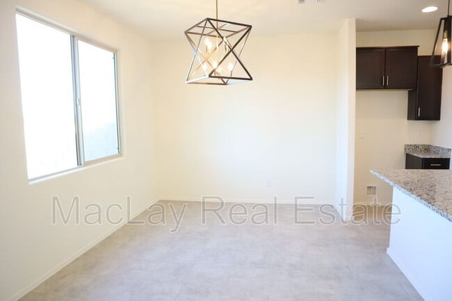 Building Photo - 10676 W Golson Dr