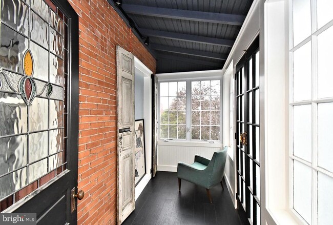 Building Photo - 365 2nd Ave