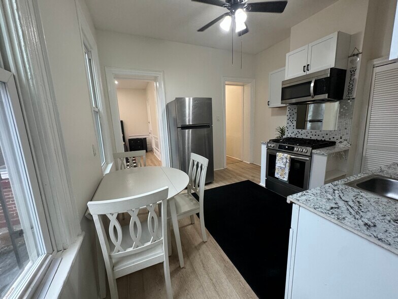 Building Photo - 4 Montrose St