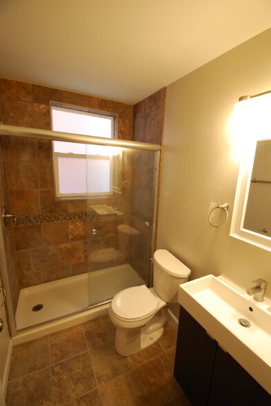 Building Photo - 452 W 3rd Ave