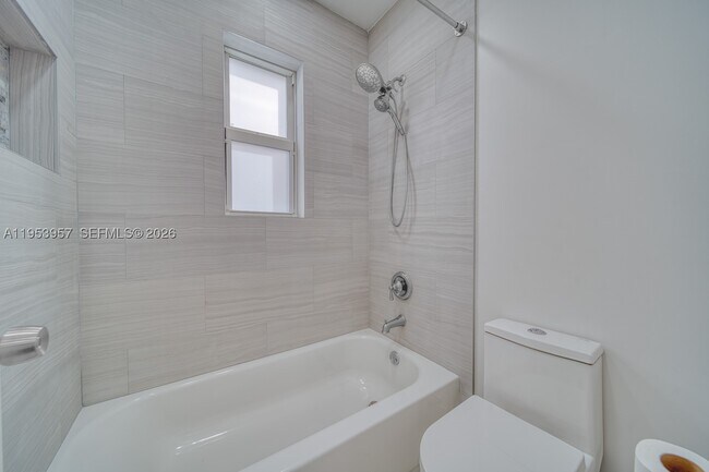 Building Photo - 4345 SW 5th St