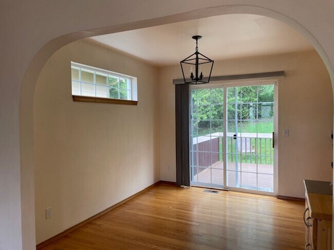 Building Photo - 1412 Sweetbay Dr