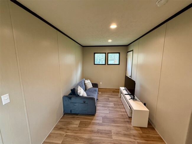 Building Photo - 13298 County Rd 190