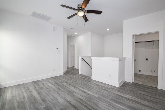 Building Photo - 4438 Aledo St