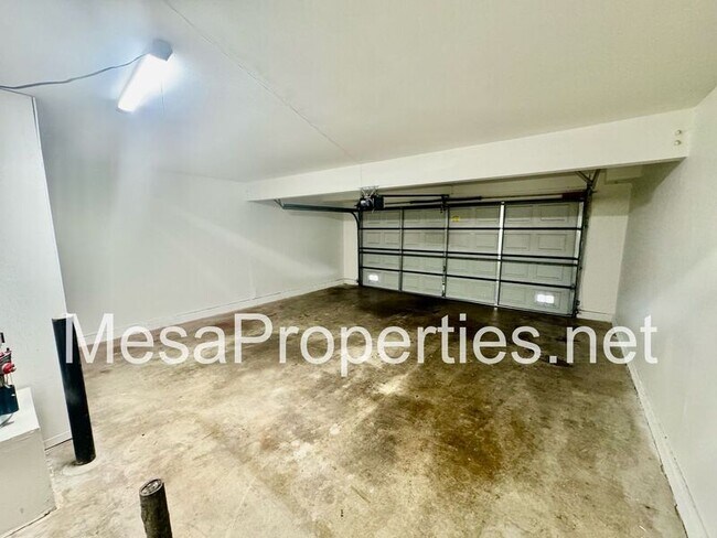 Building Photo - 9900 Highland Ave