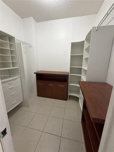 Building Photo - 3640 Yacht Club Dr