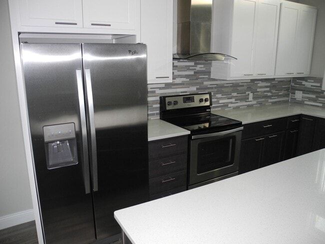 Building Photo - Extraordinary Townhome in Carbondale's South West