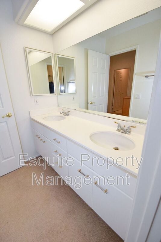 Building Photo - 1821 La Quinta Ln