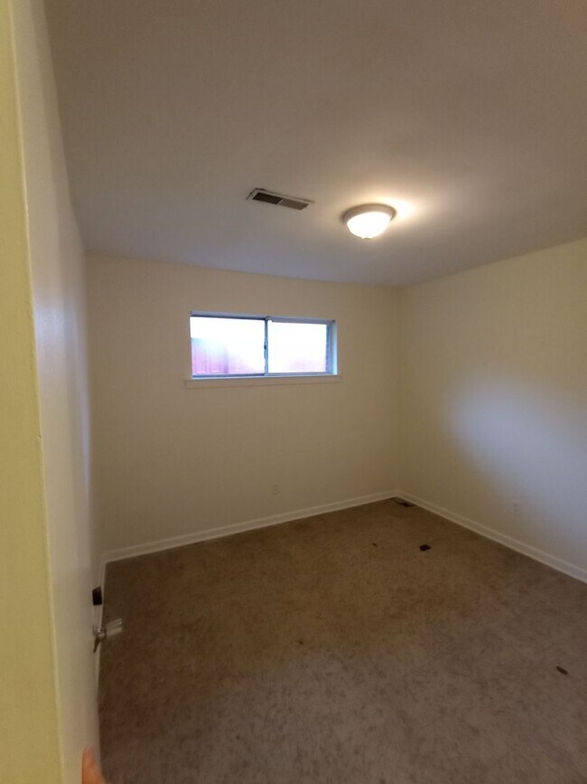 Building Photo - 936 Fortwood St
