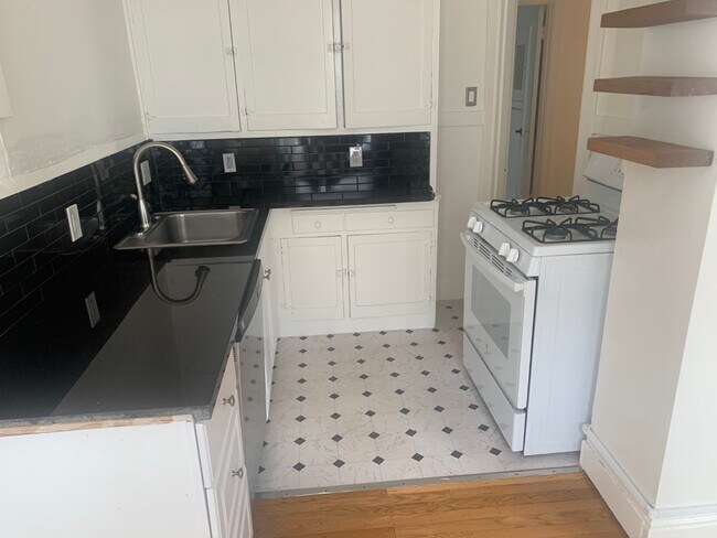 Kitchen - 2300 Francisco St