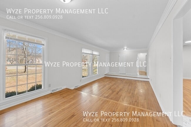 Building Photo - 2209 Rothmore Dr SW