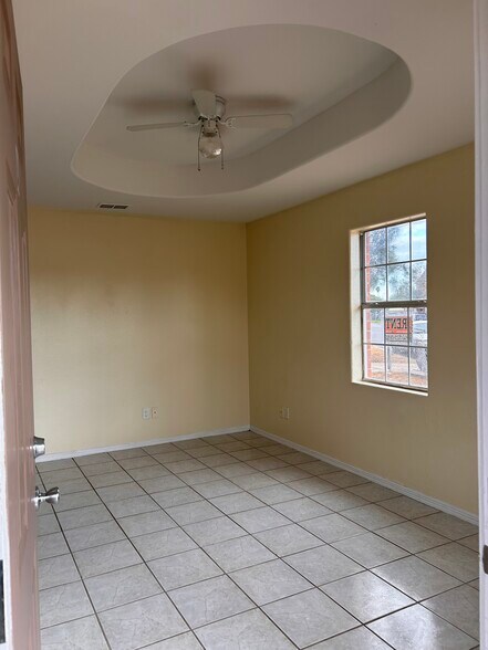 Building Photo - 4703 Young Dr