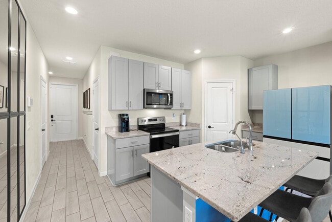 Building Photo - 1653 Lindley St