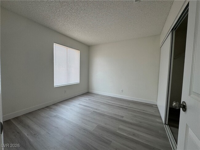 Building Photo - 4045 N Elkridge Dr