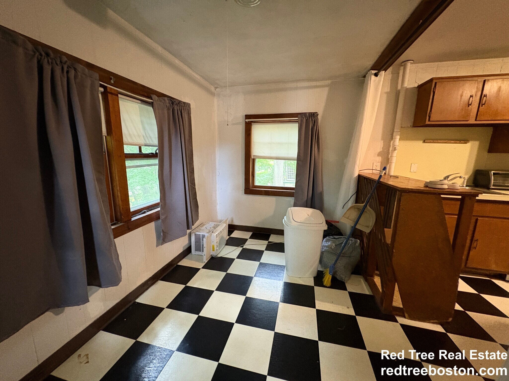 Building Photo - 28 Woodward St