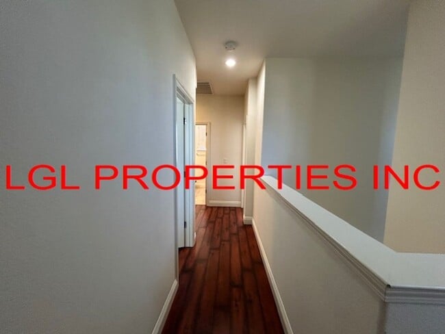 Building Photo - 2826 Maybrook Dr