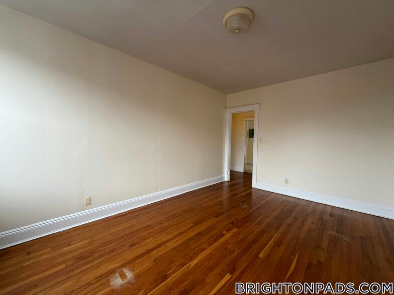 Building Photo - 131 Washington St