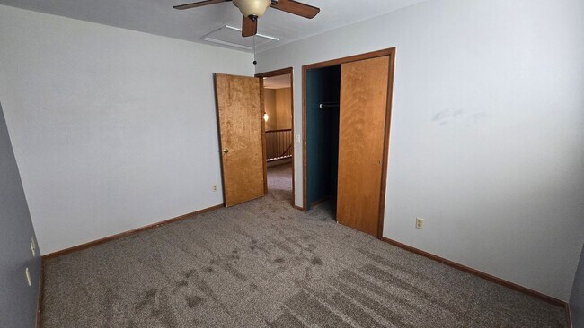 Building Photo - 305 Holbrook St
