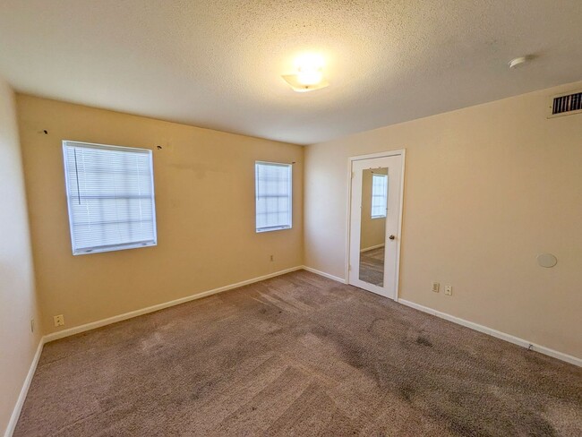 Building Photo - 9030 Glen Meadow Ln