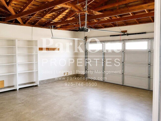 Building Photo - Nicely Updated Home Now Available in Pleasant Hill