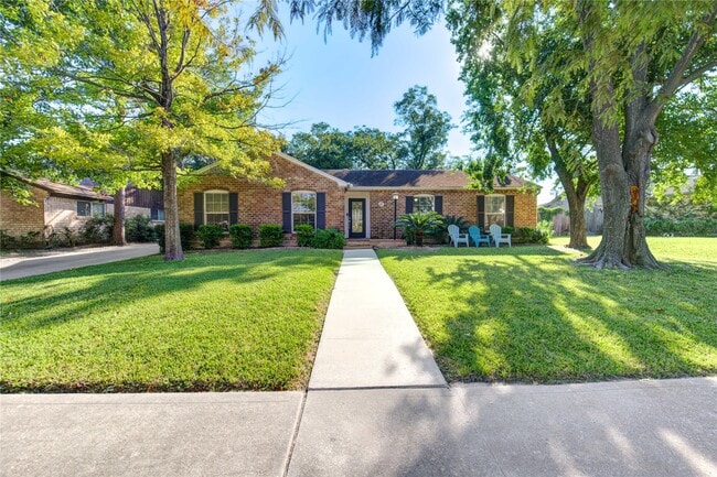 Building Photo - 1107 Blue Willow Dr