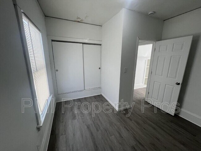 Building Photo - 3284 N 30th St