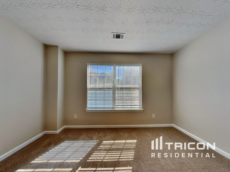 Building Photo - 364 Nunnally Dr