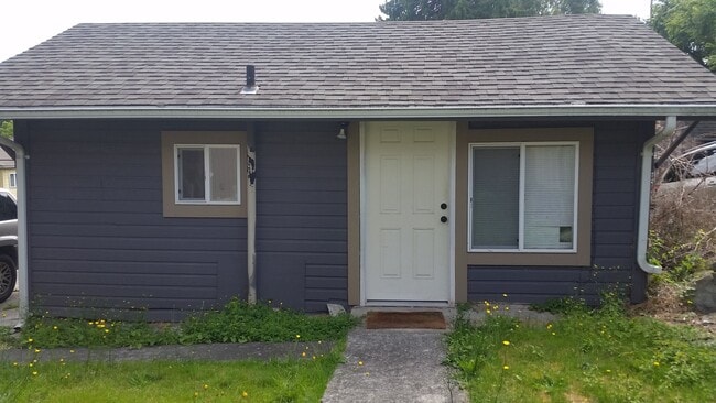 Building Photo - Pre-Leasing for September - 7Bed/3.5bath House