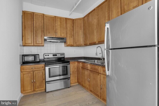 Building Photo - 301 Spring Garden St