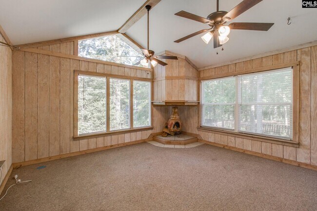 Building Photo - 19 Caddis Creek Ct