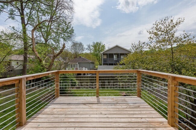 Building Photo - 2025 Jonesboro Rd SE