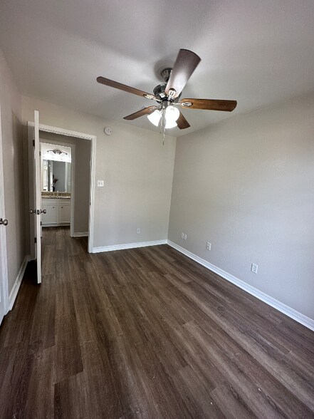 Building Photo - 3324 Danbury Ct