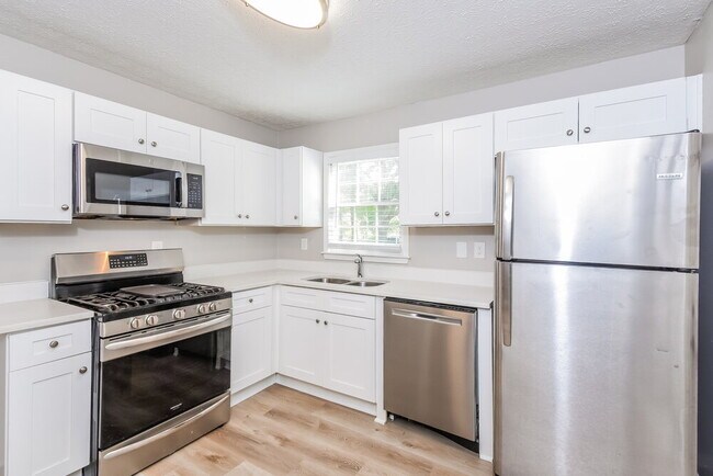 Building Photo - 2885 Kellogg Creek Rd