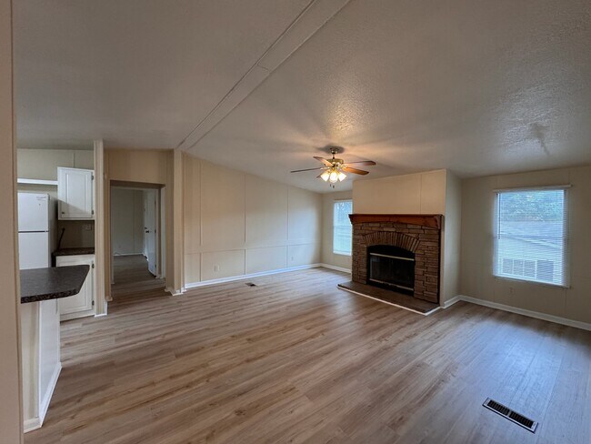 Building Photo - 714 Baldwin Ave SW