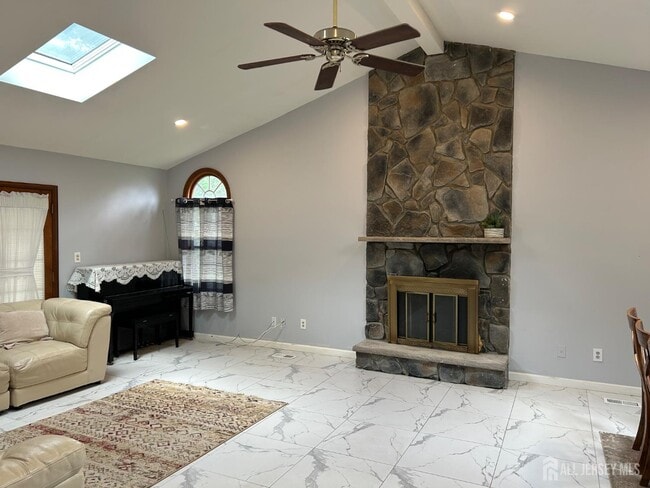 Building Photo - 26 Netherwood Cir